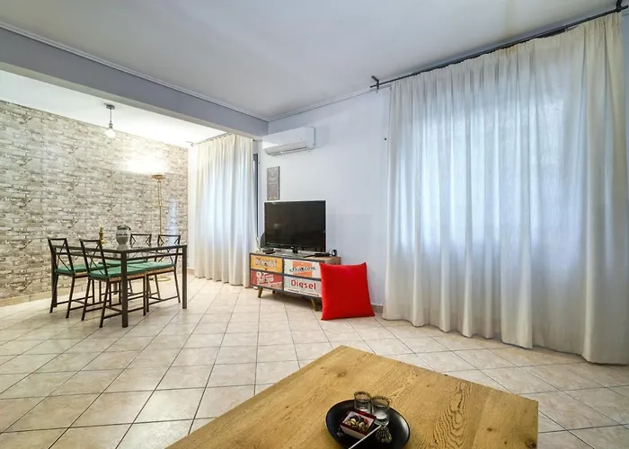 Athens Metro Apartment